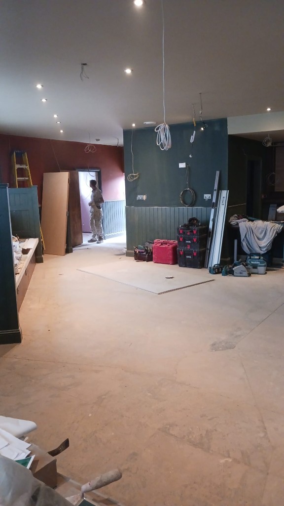 Update 17 September — painted finishes, seating joinery and site tools